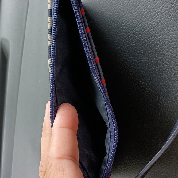 Tommy Hilfiger wristlet - Picture 3 of 4